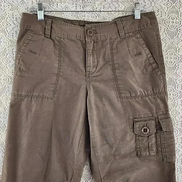 Eddie Baure Shaw Fit Cargo Brown Women's Capris 8 - Picture 3 of 9